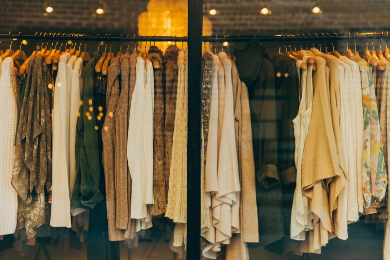 boutique-SOLLIES TOUCAS-min_clothe_fashion_store_shop_window_store_front-21277